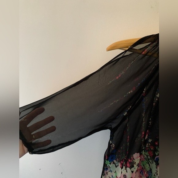 Maeve Anthropologie Black Sheer Multicolored Floral Cold Shoulder Top Size M - Picture 6 of 13